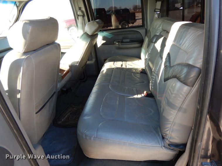 image for item HP9087 2003 Ford F350 Super Duty XLT  Crew Cab pickup truck