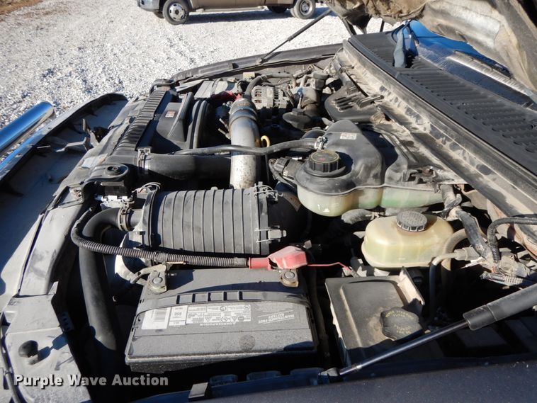 image for item HP9087 2003 Ford F350 Super Duty XLT  Crew Cab pickup truck