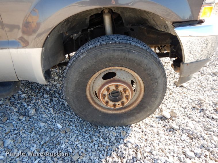 image for item HP9087 2003 Ford F350 Super Duty XLT  Crew Cab pickup truck