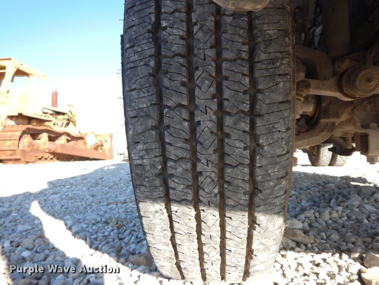 image for item HP9087 2003 Ford F350 Super Duty XLT  Crew Cab pickup truck