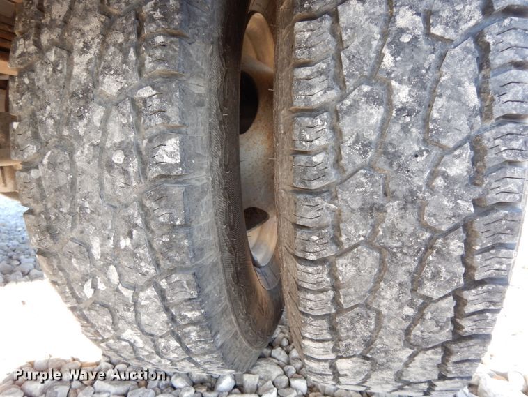 image for item HP9087 2003 Ford F350 Super Duty XLT  Crew Cab pickup truck