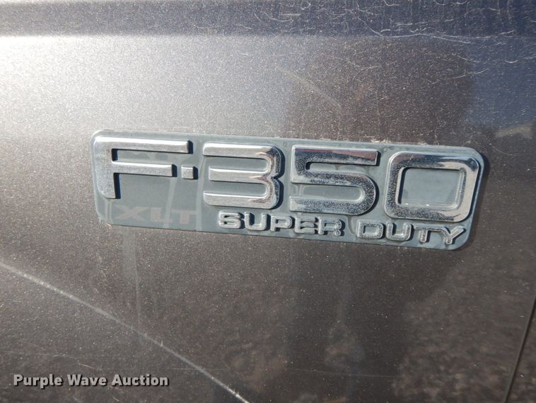 image for item HP9087 2003 Ford F350 Super Duty XLT  Crew Cab pickup truck