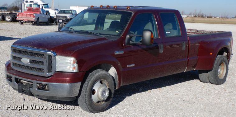 image for item HP9088 2005 Ford F350 Super Duty XLT  Crew Cab pickup truck