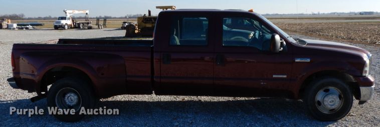 image for item HP9088 2005 Ford F350 Super Duty XLT  Crew Cab pickup truck