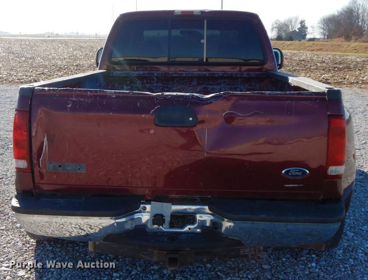 image for item HP9088 2005 Ford F350 Super Duty XLT  Crew Cab pickup truck
