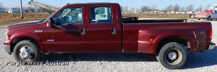 image for item HP9088 2005 Ford F350 Super Duty XLT  Crew Cab pickup truck