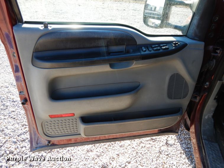 image for item HP9088 2005 Ford F350 Super Duty XLT  Crew Cab pickup truck