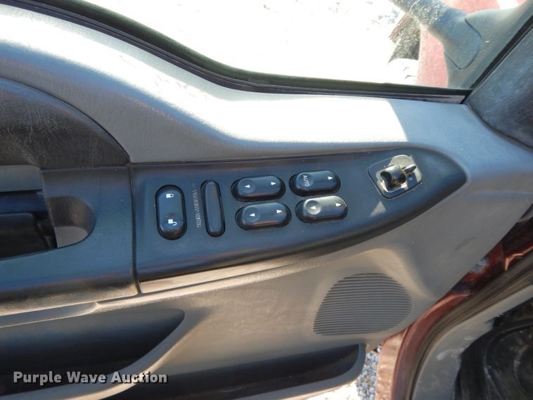 image for item HP9088 2005 Ford F350 Super Duty XLT  Crew Cab pickup truck