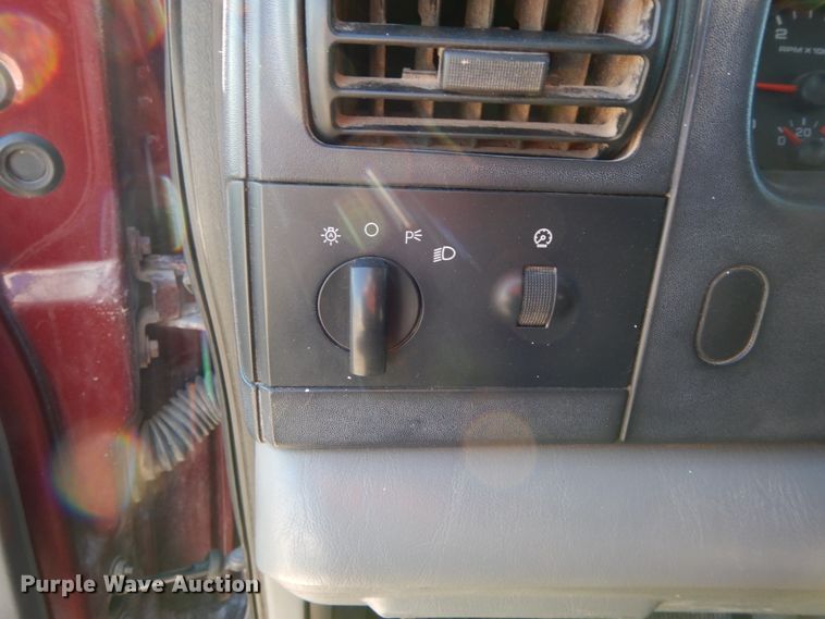 image for item HP9088 2005 Ford F350 Super Duty XLT  Crew Cab pickup truck