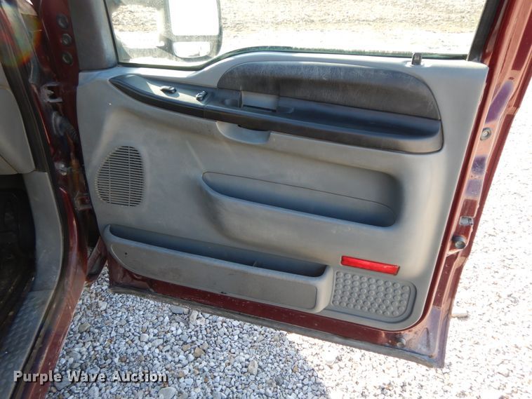 image for item HP9088 2005 Ford F350 Super Duty XLT  Crew Cab pickup truck