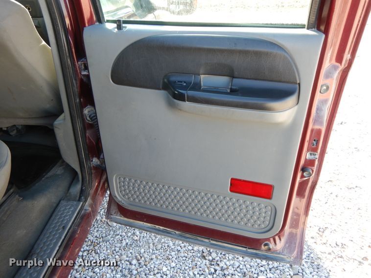 image for item HP9088 2005 Ford F350 Super Duty XLT  Crew Cab pickup truck