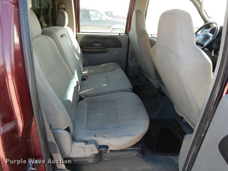 image for item HP9088 2005 Ford F350 Super Duty XLT  Crew Cab pickup truck