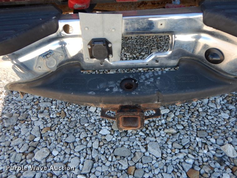 image for item HP9088 2005 Ford F350 Super Duty XLT  Crew Cab pickup truck