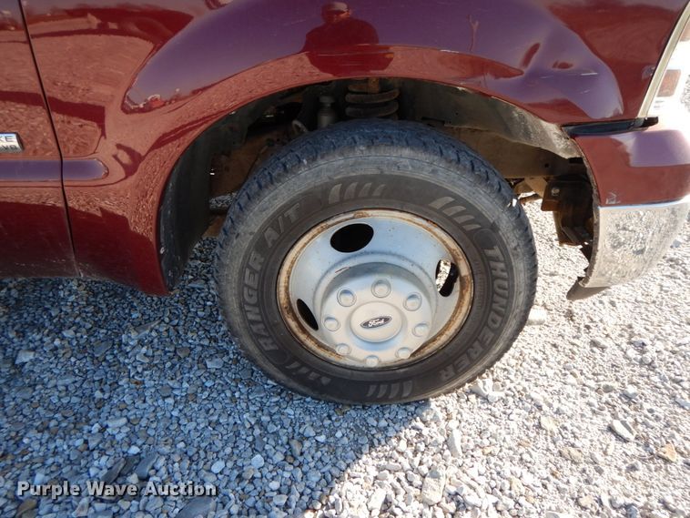 image for item HP9088 2005 Ford F350 Super Duty XLT  Crew Cab pickup truck