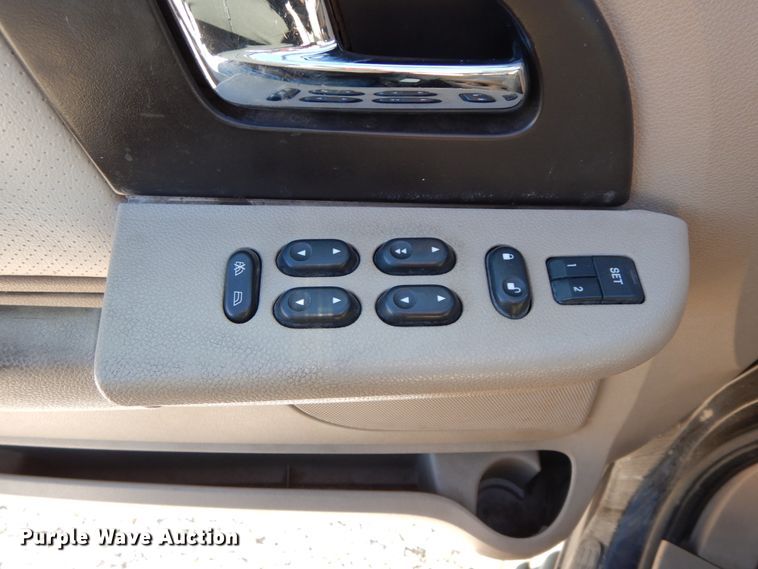 image for item HP9090 2005 Ford Expedition Eddie Bauer  SUV