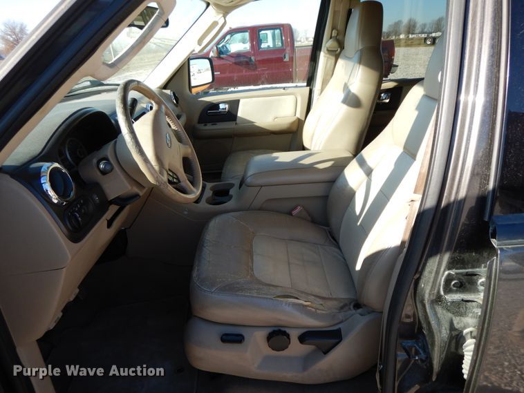image for item HP9090 2005 Ford Expedition Eddie Bauer  SUV