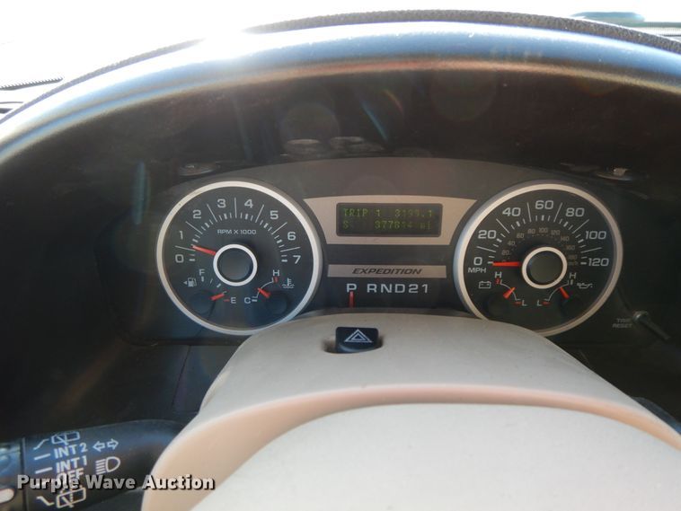 image for item HP9090 2005 Ford Expedition Eddie Bauer  SUV