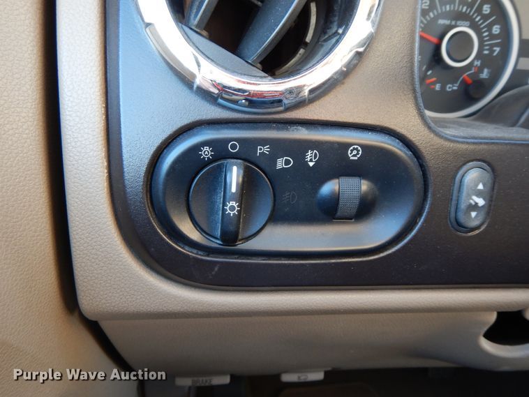 image for item HP9090 2005 Ford Expedition Eddie Bauer  SUV