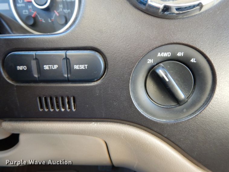 image for item HP9090 2005 Ford Expedition Eddie Bauer  SUV