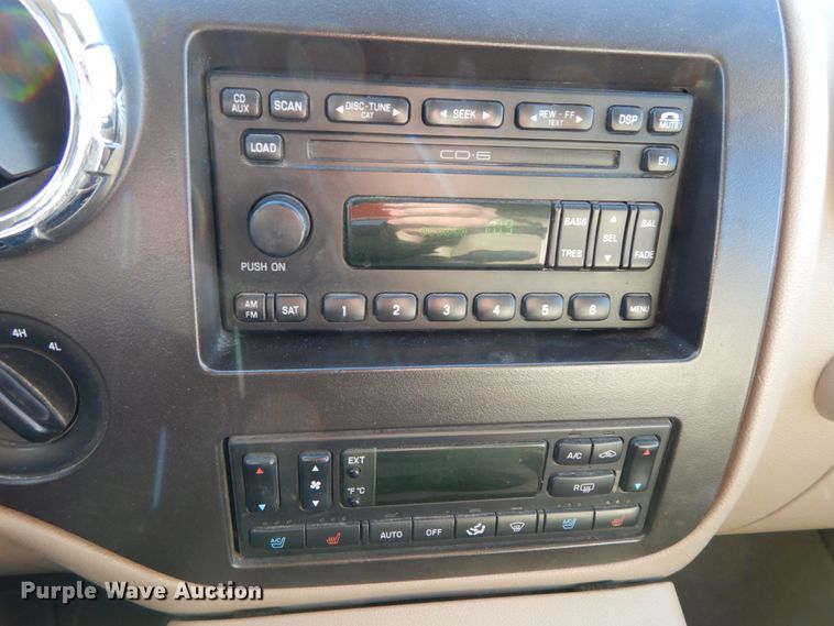 image for item HP9090 2005 Ford Expedition Eddie Bauer  SUV