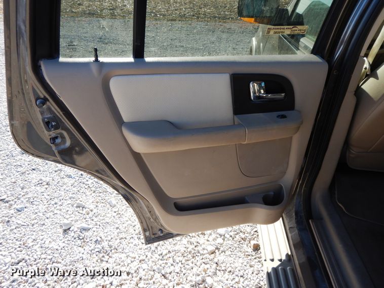 image for item HP9090 2005 Ford Expedition Eddie Bauer  SUV