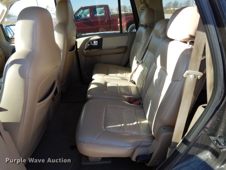 image for item HP9090 2005 Ford Expedition Eddie Bauer  SUV