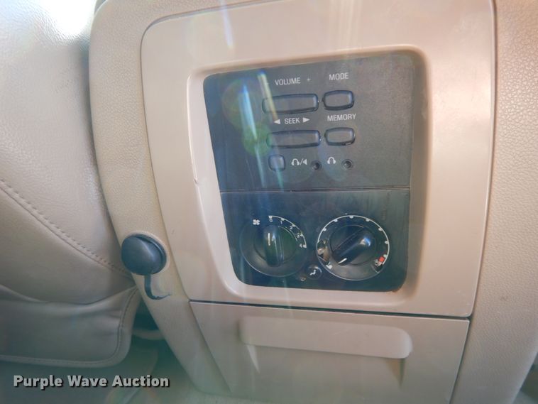 image for item HP9090 2005 Ford Expedition Eddie Bauer  SUV