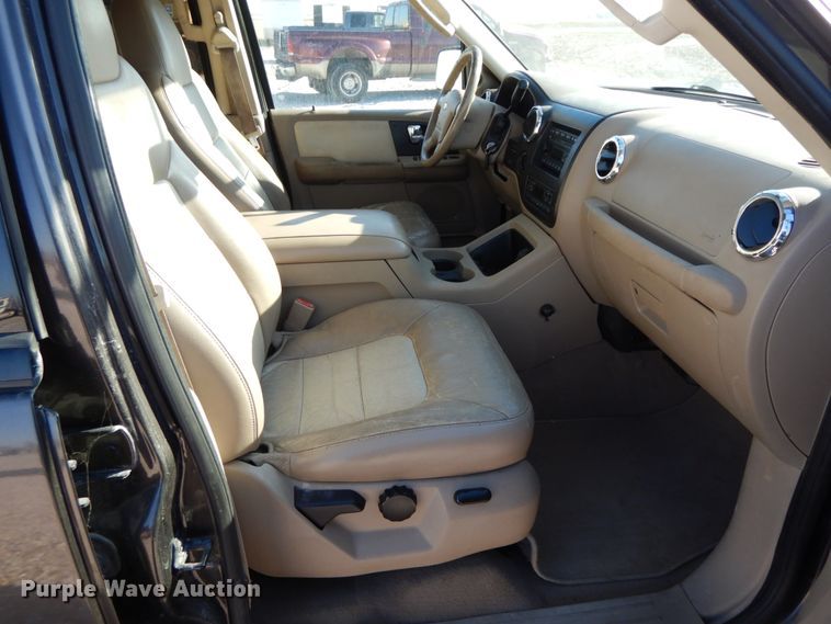 image for item HP9090 2005 Ford Expedition Eddie Bauer  SUV
