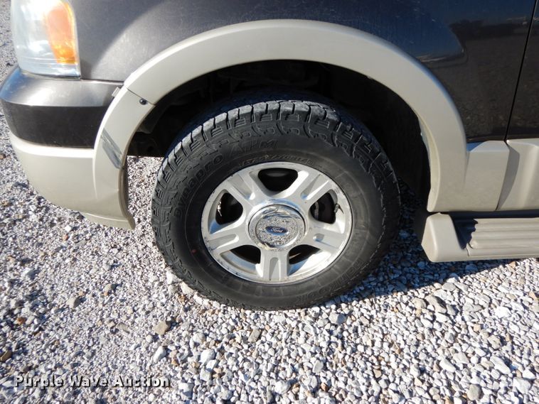 image for item HP9090 2005 Ford Expedition Eddie Bauer  SUV