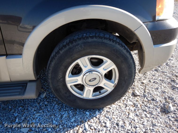 image for item HP9090 2005 Ford Expedition Eddie Bauer  SUV
