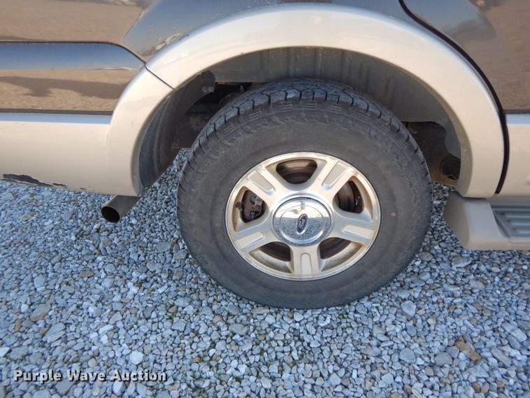 image for item HP9090 2005 Ford Expedition Eddie Bauer  SUV