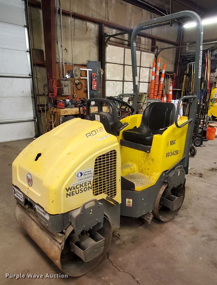 image for item HS9202 Wacker Neuson RD12A  vibratory double drum roller