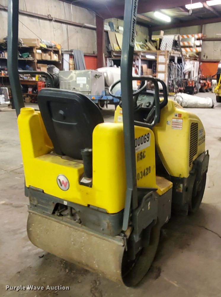 image for item HS9202 Wacker Neuson RD12A  vibratory double drum roller