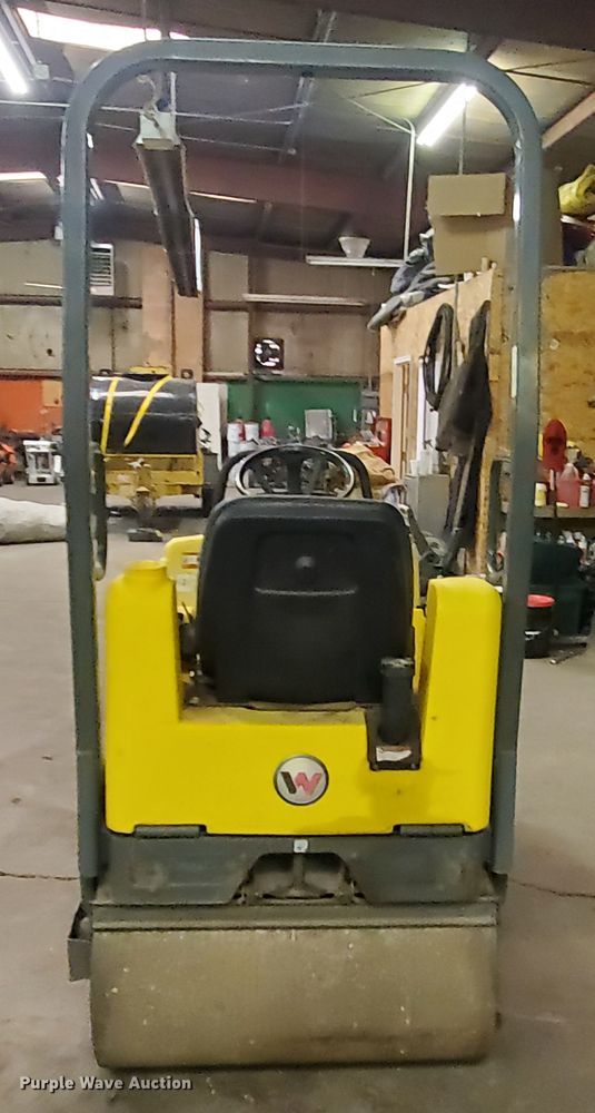 image for item HS9202 Wacker Neuson RD12A  vibratory double drum roller