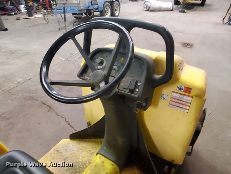 image for item HS9202 Wacker Neuson RD12A  vibratory double drum roller