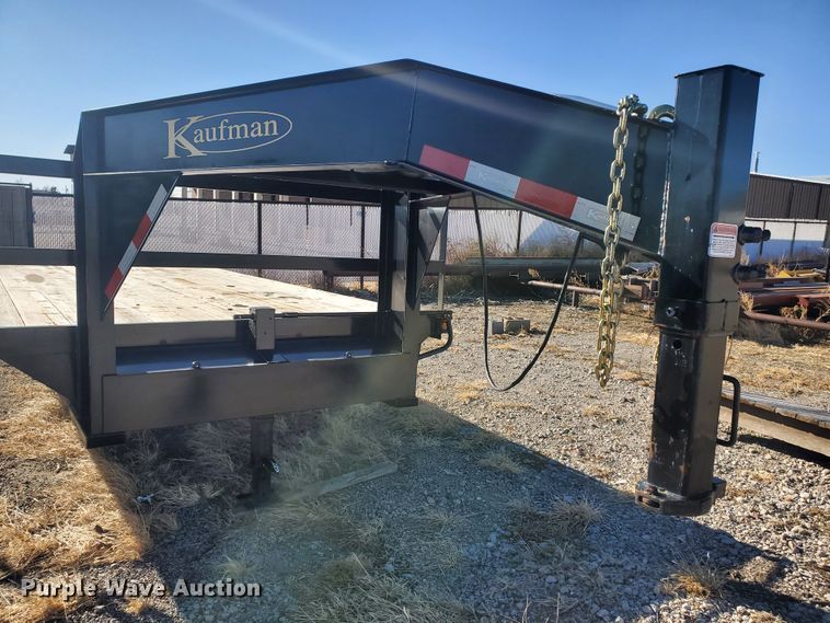 image for item HS9204 2018 Kaufman equipment trailer