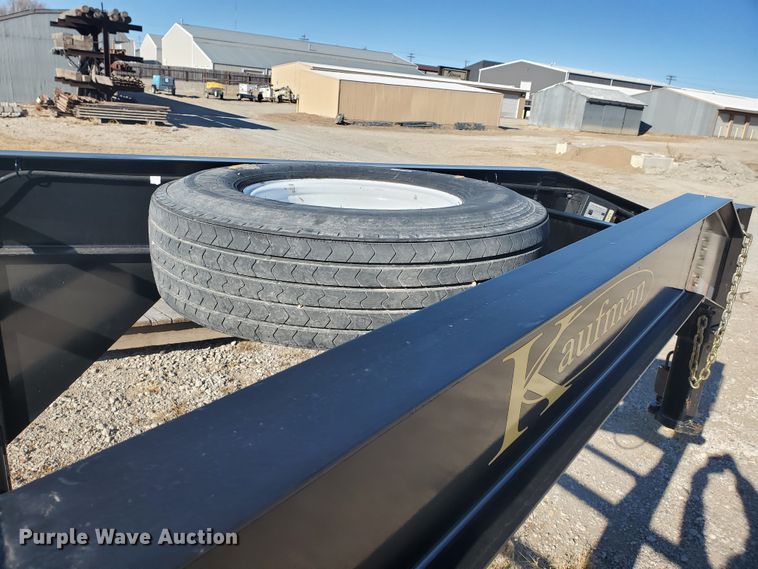 image for item HS9204 2018 Kaufman equipment trailer
