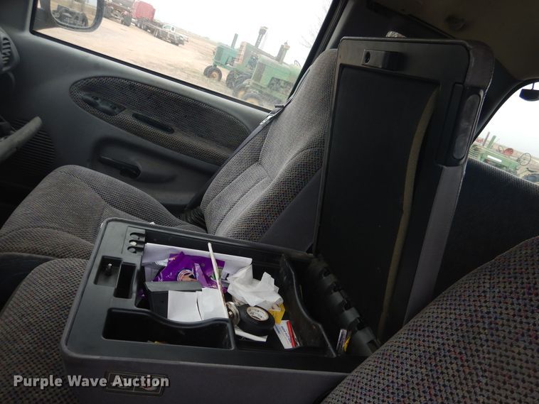 image for item HU9708 1998 Dodge Ram 1500  Quad Cab pickup truck