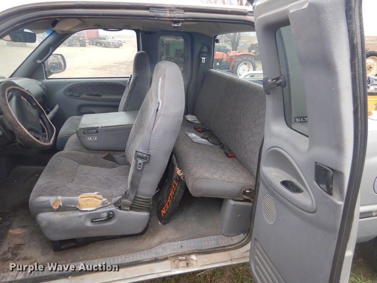 image for item HU9708 1998 Dodge Ram 1500  Quad Cab pickup truck