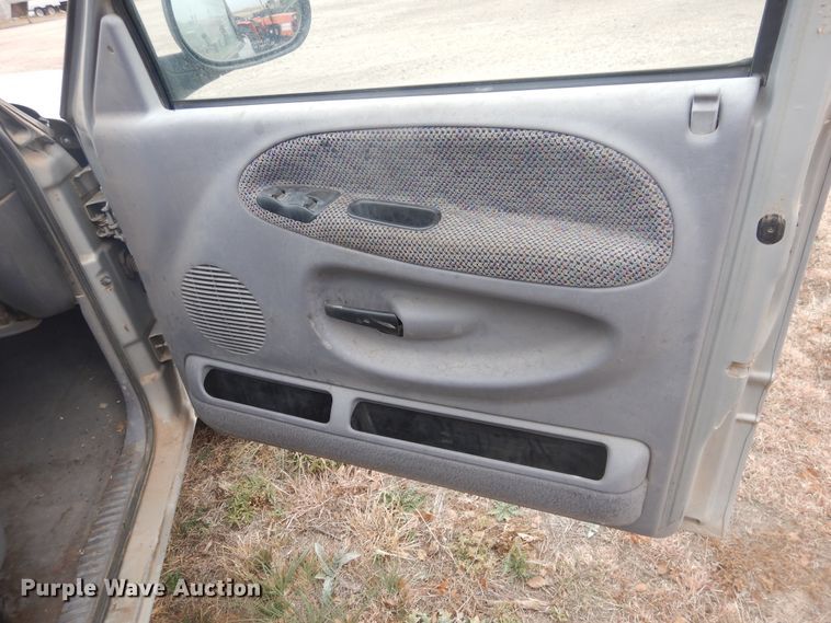 image for item HU9708 1998 Dodge Ram 1500  Quad Cab pickup truck