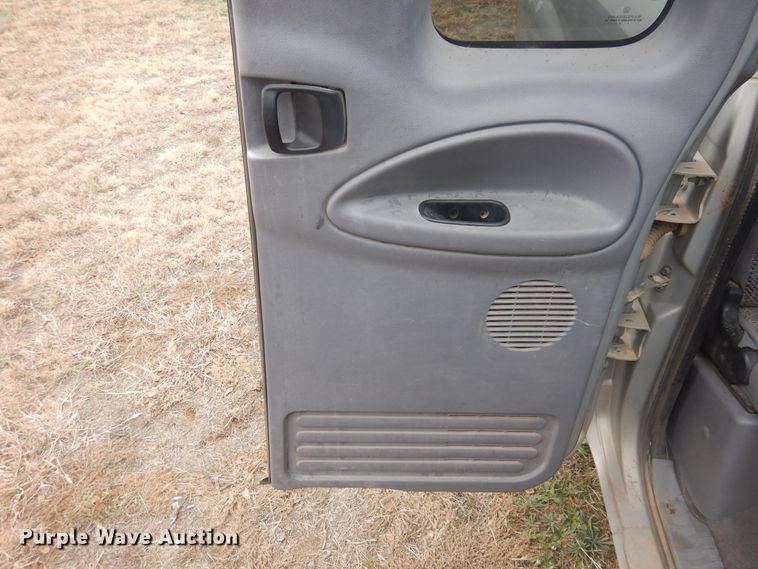 image for item HU9708 1998 Dodge Ram 1500  Quad Cab pickup truck