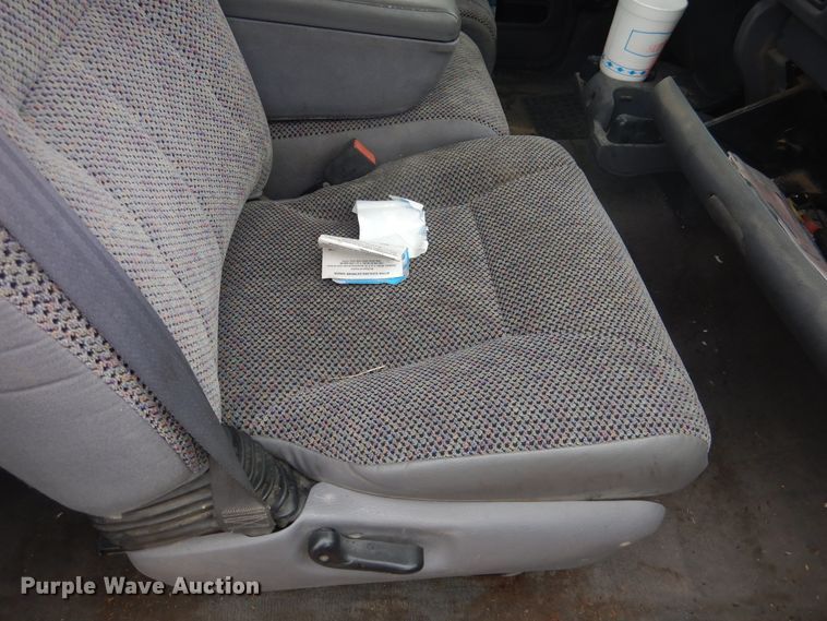 image for item HU9708 1998 Dodge Ram 1500  Quad Cab pickup truck