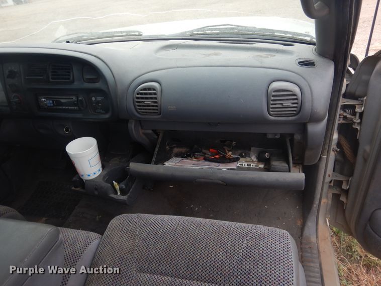 image for item HU9708 1998 Dodge Ram 1500  Quad Cab pickup truck