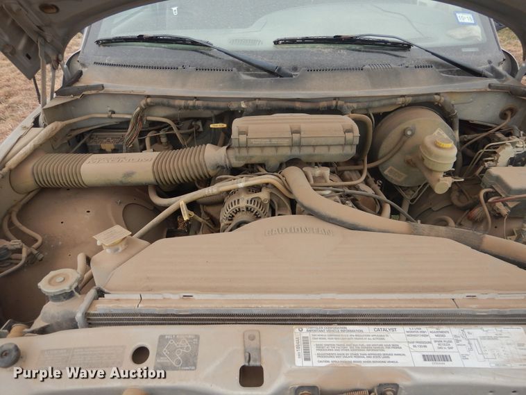 image for item HU9708 1998 Dodge Ram 1500  Quad Cab pickup truck