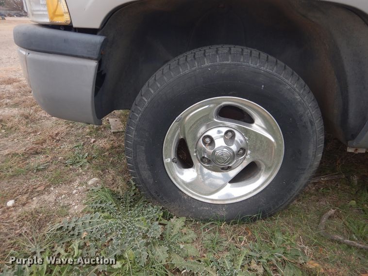 image for item HU9708 1998 Dodge Ram 1500  Quad Cab pickup truck