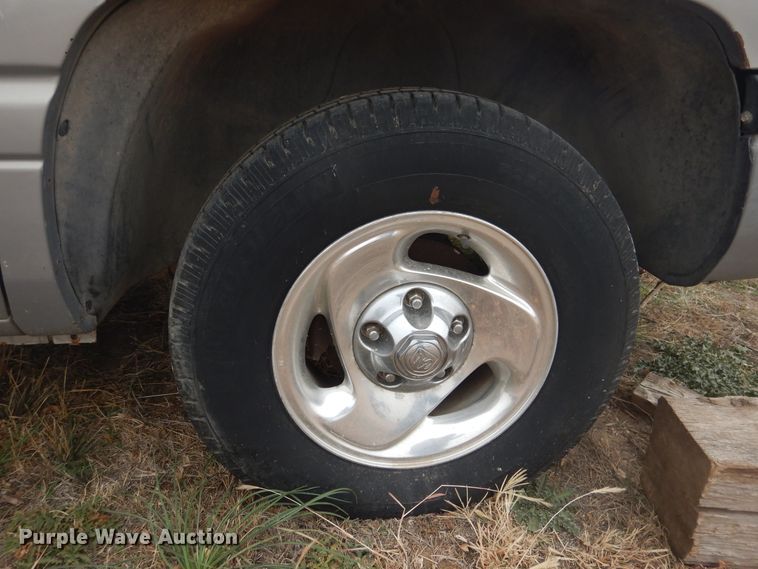 image for item HU9708 1998 Dodge Ram 1500  Quad Cab pickup truck