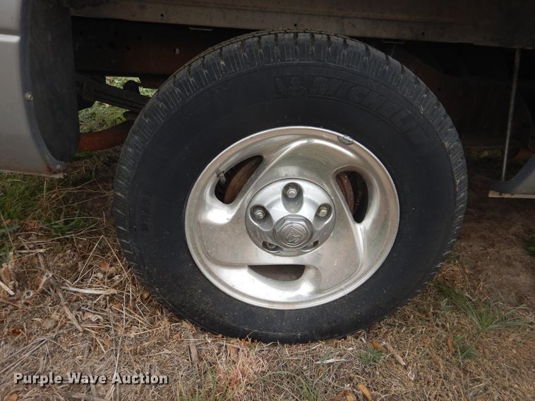 image for item HU9708 1998 Dodge Ram 1500  Quad Cab pickup truck