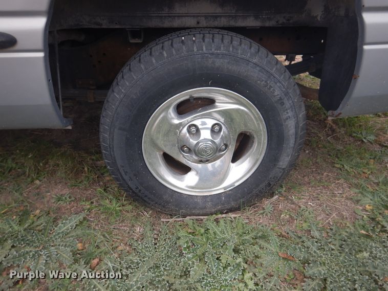 image for item HU9708 1998 Dodge Ram 1500  Quad Cab pickup truck