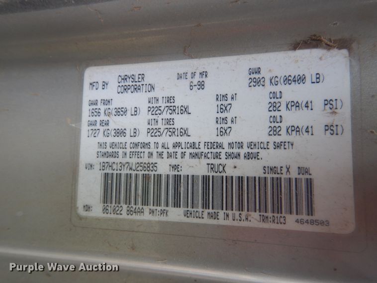 image for item HU9708 1998 Dodge Ram 1500  Quad Cab pickup truck