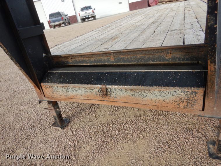 image for item HU9800 2006 Titan equipment trailer